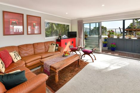Photo of property in 112a Pacific Parade, Army Bay, Whangaparaoa, 0930