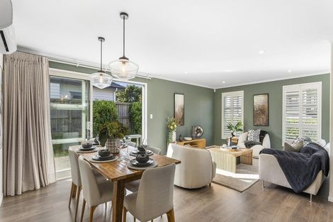 Photo of property in 32a Pine Avenue, Henderson, Auckland, 0612