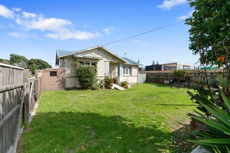 Photo of property in 9 Toi Street, Otaki Beach, Otaki, 5512