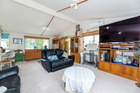 Photo of property in 80k Tirimoana Road, Te Atatu South, Auckland, 0602
