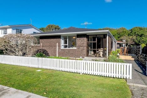 Photo of property in 48a Ngaio Road, Waikanae, 5036
