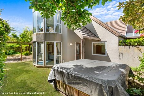 Photo of property in 11 Brockhall Lane, Avonhead, Christchurch, 8042