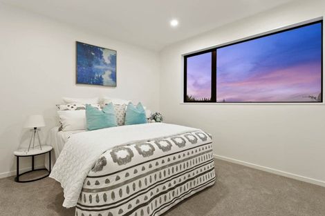 Photo of property in 1b Valron Road, Te Atatu South, Auckland, 0602