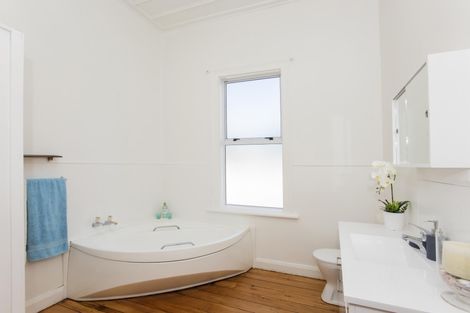 Photo of property in 26 Disraeli Street, Gisborne, 4010