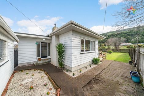 Photo of property in 24 Golf Road, Manor Park, Lower Hutt, 5019