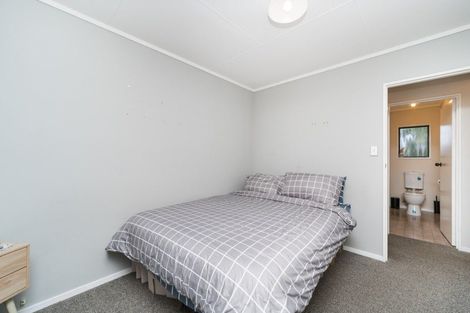 Photo of property in 99 Hillcrest Drive, Kelvin Grove, Palmerston North, 4414