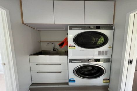 Photo of property in 1/62 Beresford Street, Bayswater, Auckland, 0622