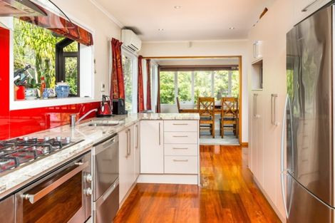 Photo of property in 21 Robert Burke Place, Henderson, Auckland, 0612