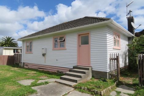 Photo of property in 15 Bledisloe Crescent, Wainuiomata, Lower Hutt, 5014