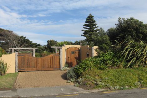 Photo of property in Seaforth, 2-6 Garden Road, Raumati Beach, Paraparaumu, 5032