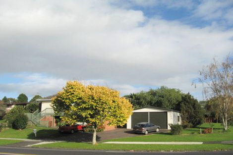Photo of property in 127 Gossamer Drive, Pakuranga Heights, Auckland, 2010