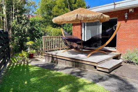 Photo of property in 2/4 Wilding Avenue, Northcote Point, Auckland, 0627