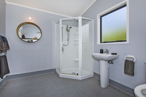 Photo of property in 150a One Tree Point Road, One Tree Point, 0118