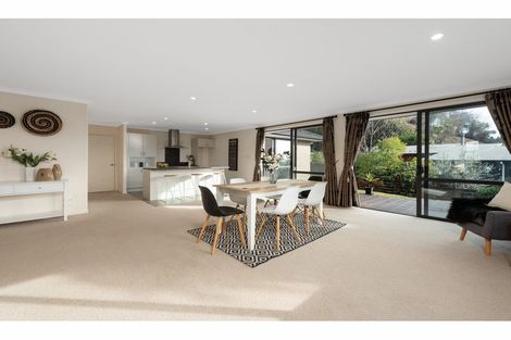 Photo of property in 31 Bateleur Close, Welcome Bay, Tauranga, 3112