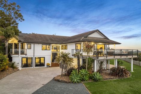 Photo of property in 5 Ti Tree Lane, Stanmore Bay, Whangaparaoa, 0932