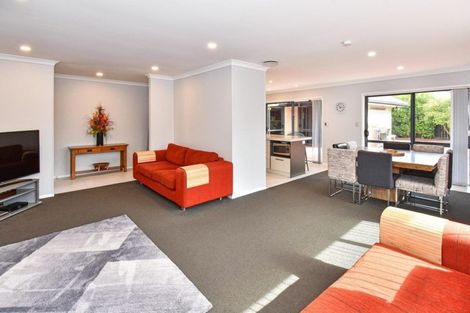 Photo of property in 56 Lothian Brae, Wattle Downs, Auckland, 2103