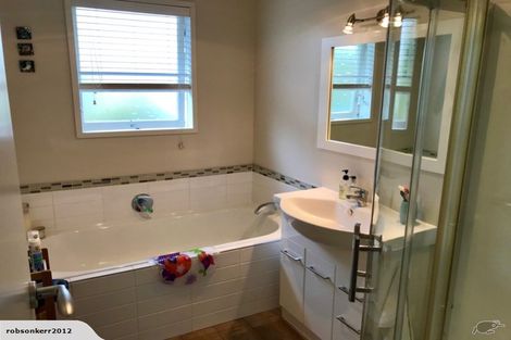 Photo of property in 2/2 Pine Terrace, Howick, Auckland, 2014