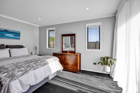 Photo of property in 32 Larlin Drive, Hawera, 4675