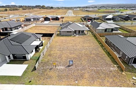 Photo of property in 32 Te Piriti Road, One Tree Point, 0118