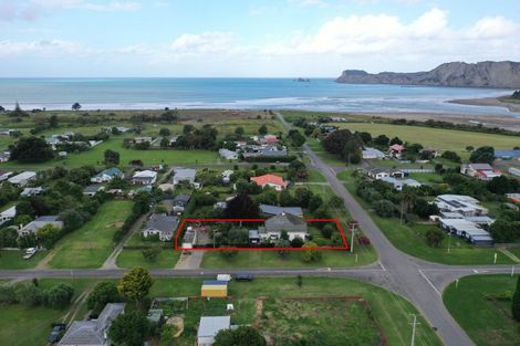 Photo of property in 19 Solander Street, Tolaga Bay, 4077