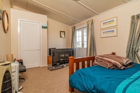 Photo of property in 17 Clifton Road, Haumoana, 4102