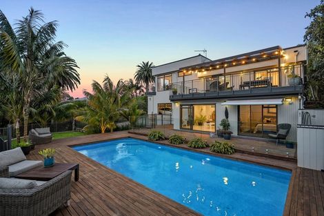 Photo of property in 194 Beach Road, Campbells Bay, Auckland, 0630