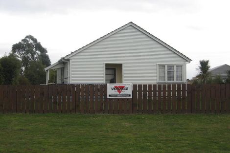 Photo of property in 10 Charles Street, Carterton, 5713