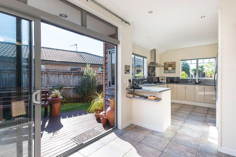 Photo of property in 6 Avonbrook Lane, Pukekohe, 2120