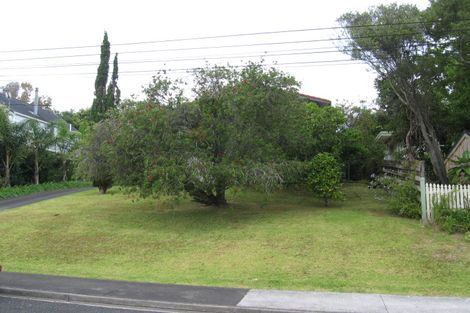 Photo of property in 1/2 Brian Avenue, Forrest Hill, Auckland, 0620