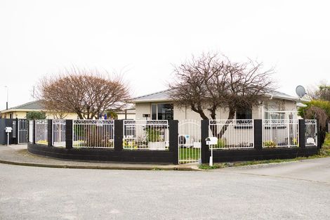 Photo of property in 3 Cornet Lane, Aranui, Christchurch, 8061