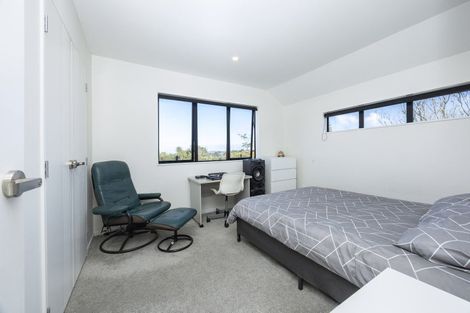 Photo of property in 18c Edgware Road, West Harbour, Auckland, 0618