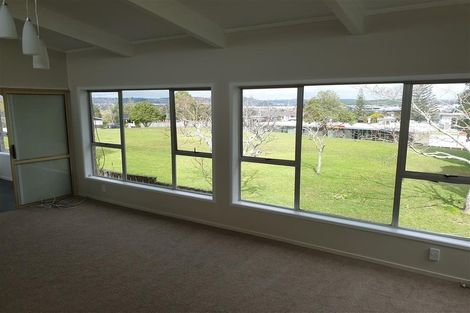 Photo of property in 86 Gossamer Drive, Pakuranga Heights, Auckland, 2010