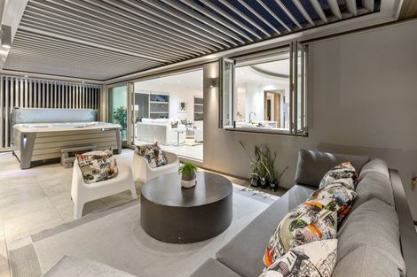 Photo of property in 12 Hauraki Road, Hauraki, Auckland, 0622