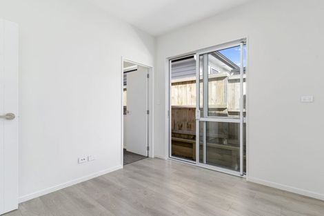 Photo of property in 16 Vinistra Road, Kumeu, 0810