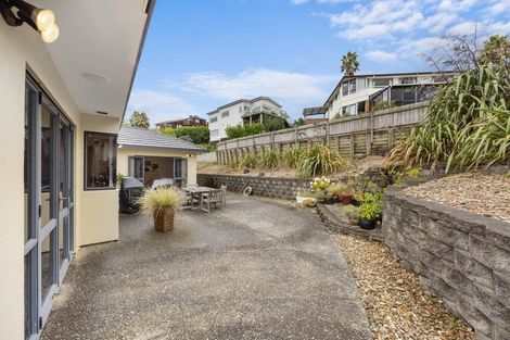 Photo of property in 51 Hogarth Rise, West Harbour, Auckland, 0618