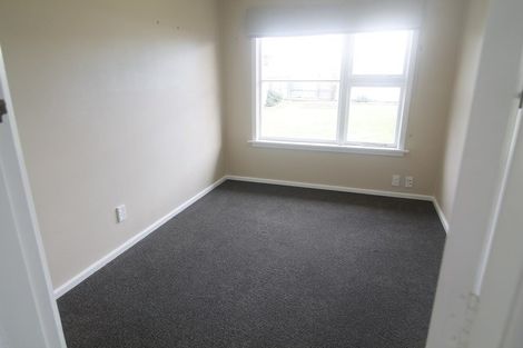 Photo of property in 69 Liverton Crescent, Bishopdale, Christchurch, 8053