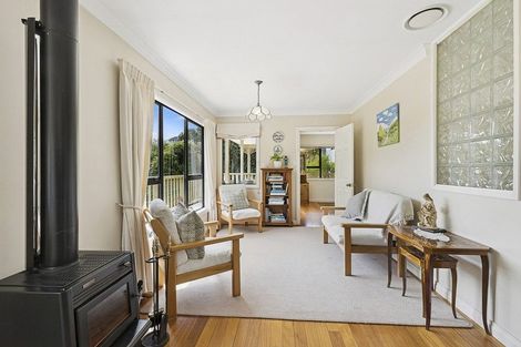 Photo of property in 10 Joseph Banks Drive, Whitby, Porirua, 5024