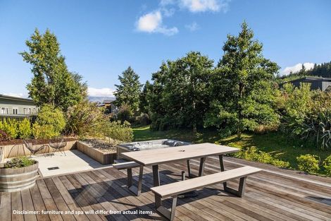 Photo of property in 4 Takahe Lane, Wanaka, 9305