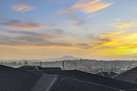 Photo of property in 8 Verley Rise, East Tamaki Heights, Auckland, 2016