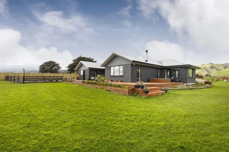 Photo of property in 52 Centre Road, Aokautere, Palmerston North, 4471