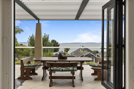 Photo of property in 32a Langton Road, Stanmore Bay, Whangaparaoa, 0932