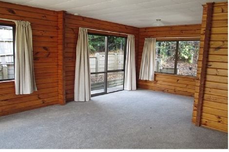 Photo of property in 2/694 East Coast Road, Pinehill, Auckland, 0632