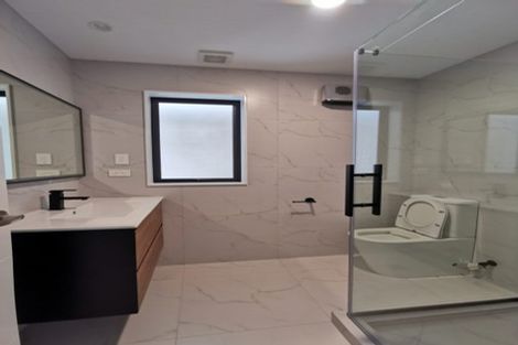 Photo of property in 13a Windermere Crescent, Blockhouse Bay, Auckland, 0600