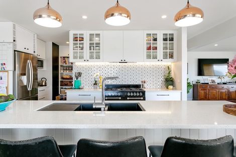 Photo of property in 97 Loch Views Road, Acacia Bay, Taupo, 3385