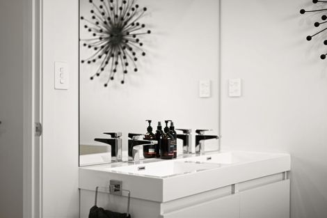 Photo of property in 2b Edgecumbe Street, Whitiora, Hamilton, 3200