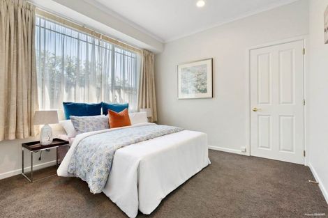 Photo of property in 243a Hill Road, The Gardens, Auckland, 2105