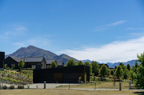 Photo of property in 2 Mount Linton Avenue, Wanaka, 9305
