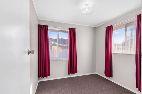 Photo of property in 24 Cochrane Street, Fairy Springs, Rotorua, 3015
