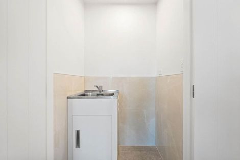 Photo of property in 2/1090 Beach Road, Torbay, Auckland, 0630