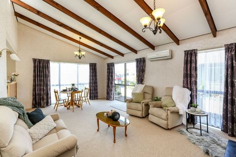 Photo of property in 2/13 Karamu Street, Strandon, New Plymouth, 4312